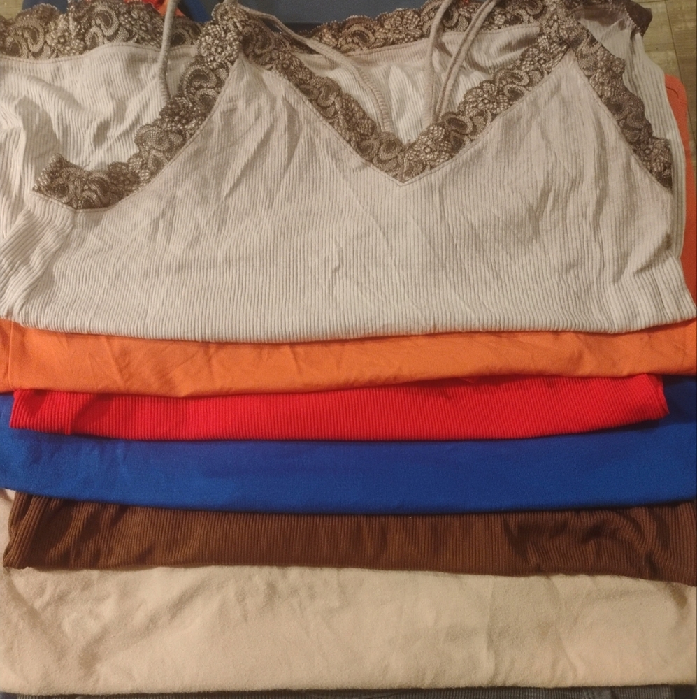 women tank top Lot 7 M/L